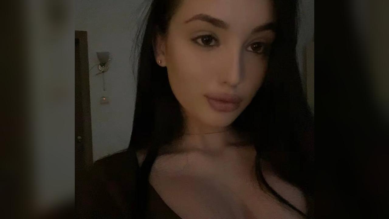 Webcam chat profile for AngelAnn1: Cooking