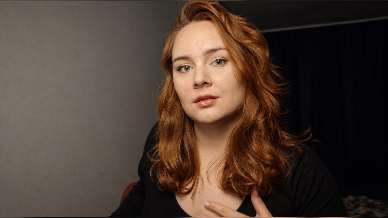 Webcam chat profile for RedViolet: Travel