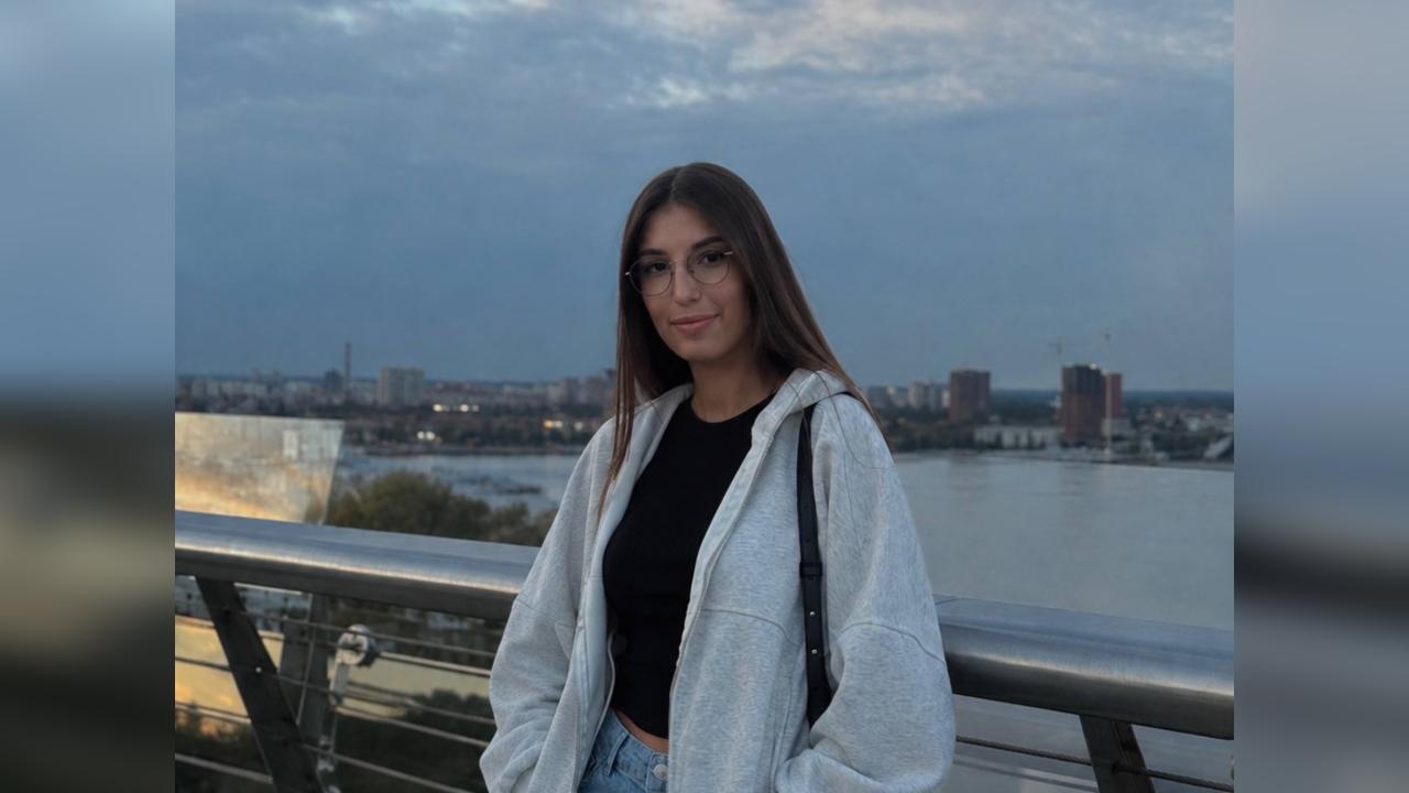 Webcam chat profile for Kaira: Ask about my Hobbies