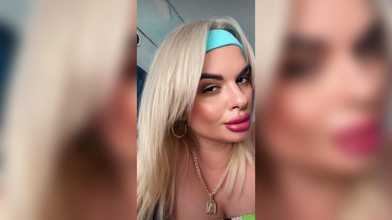 Webcam chat profile for HoneyVelour