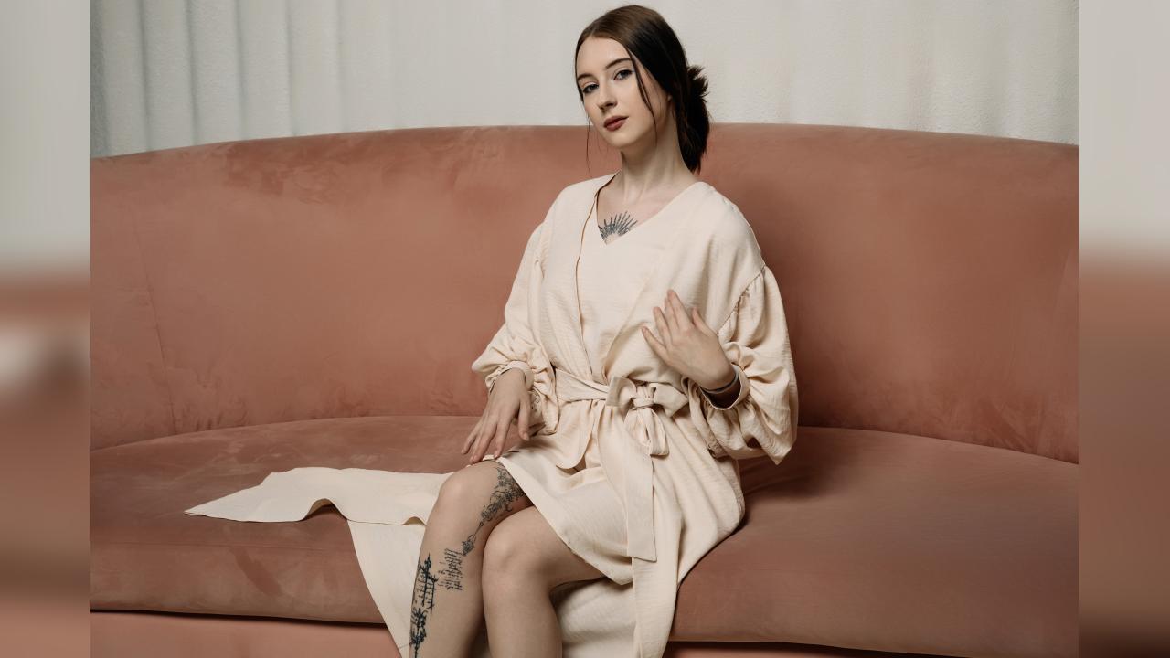 Webcam chat profile for AlexLovely: Legs, feet & shoes