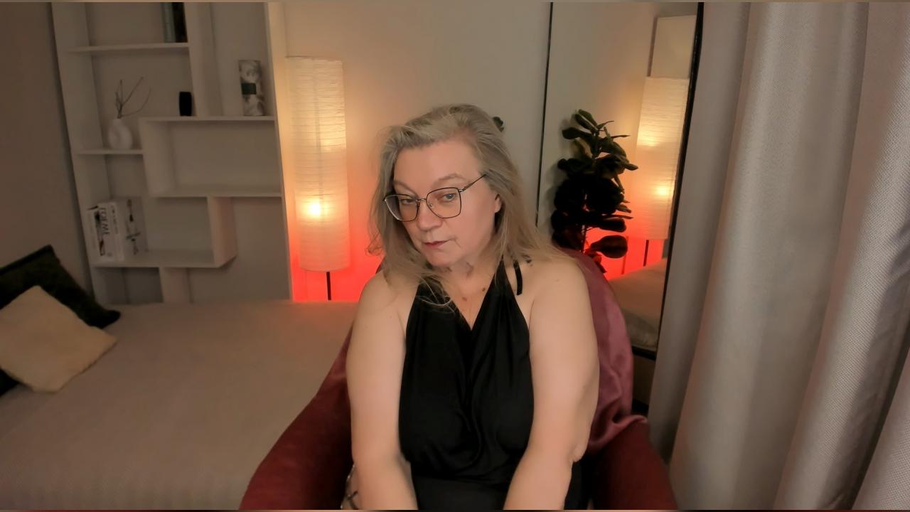 Webcam chat profile for NataliMellow: Kissing