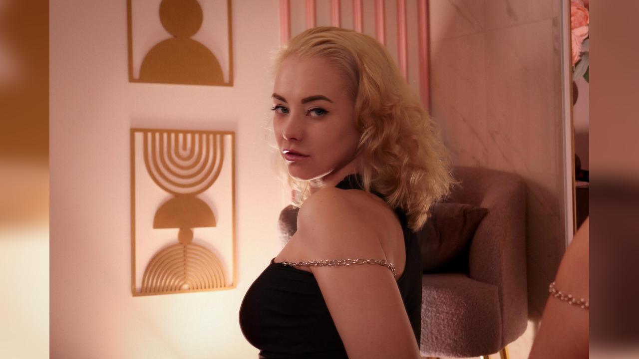 Webcam chat profile for StephanieSea: Dominatrix