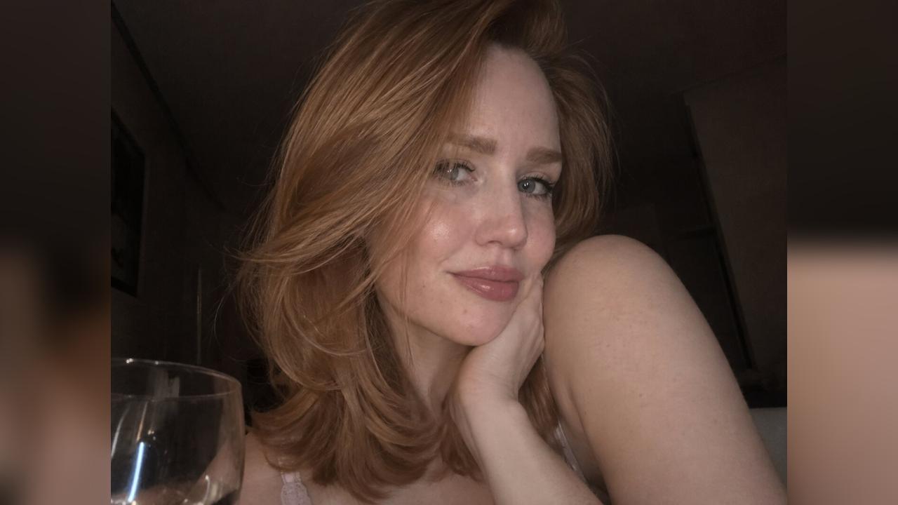 Webcam chat profile for MissDaisy: Dancing