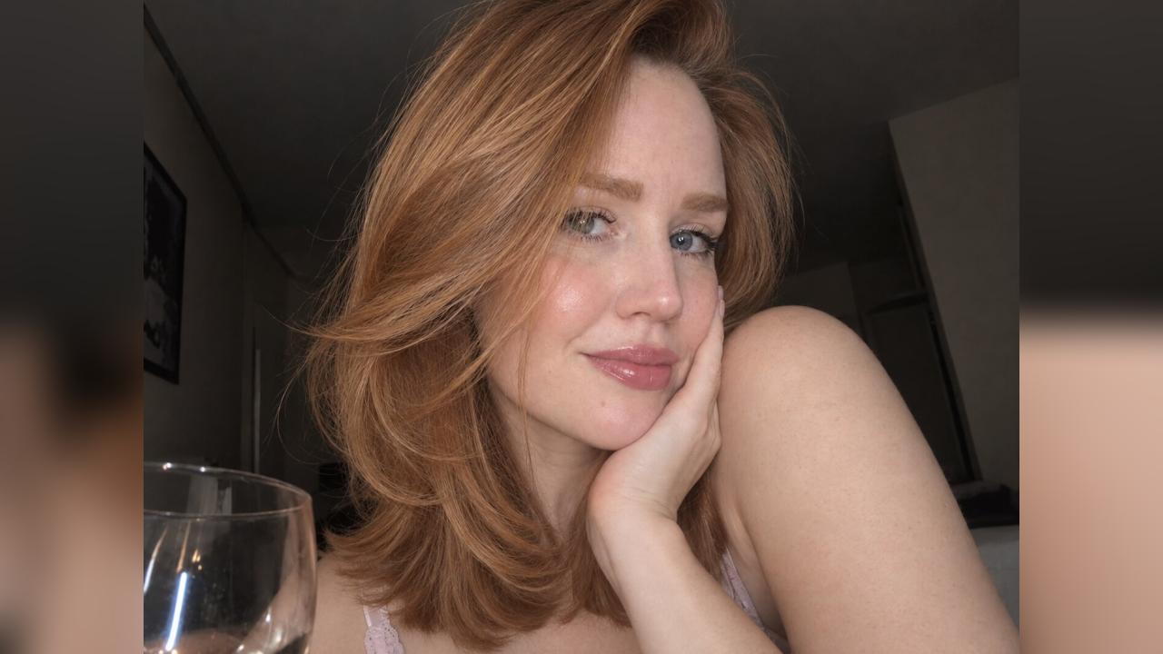 Webcam chat profile for MissDaisy: Dancing