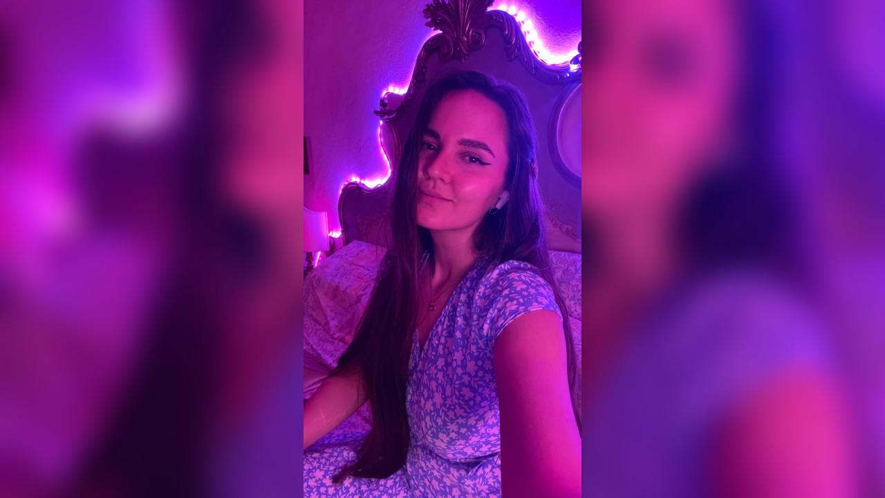 Webcam chat profile for WildDesire: Travel
