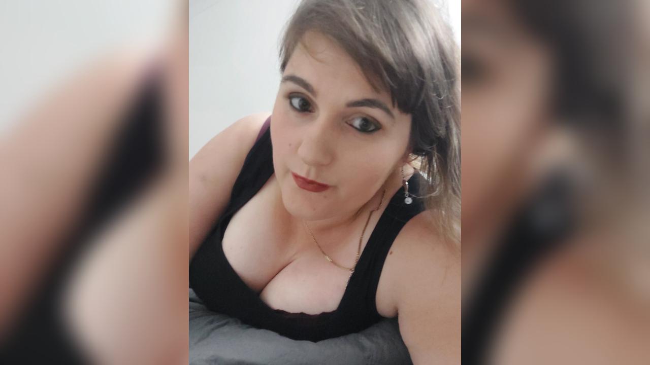 Webcam chat profile for LoreLove: Books/Reading