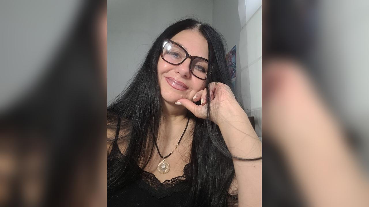 Webcam chat profile for Maurelle: Ask about my Hobbies