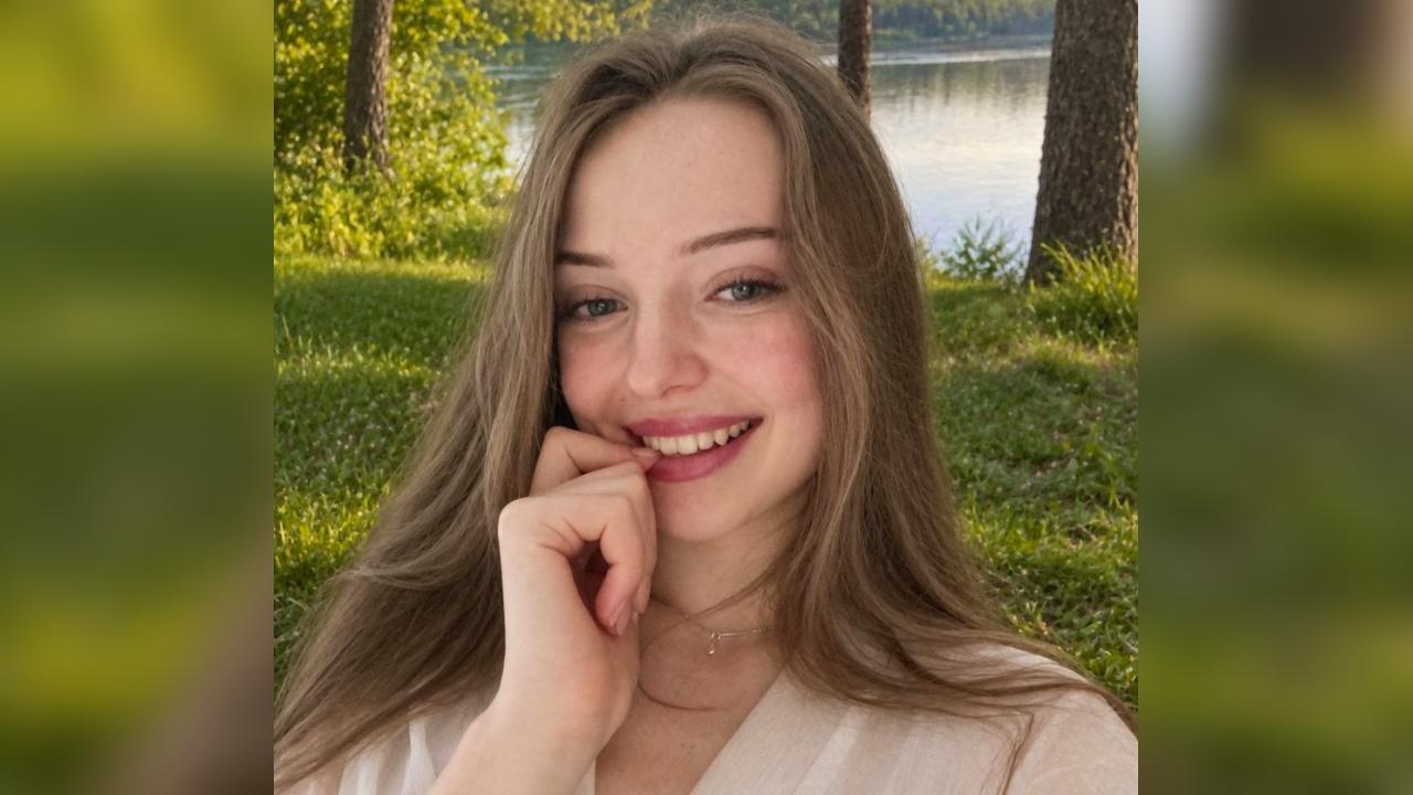 Webcam chat profile for BellaVerde: Outfits