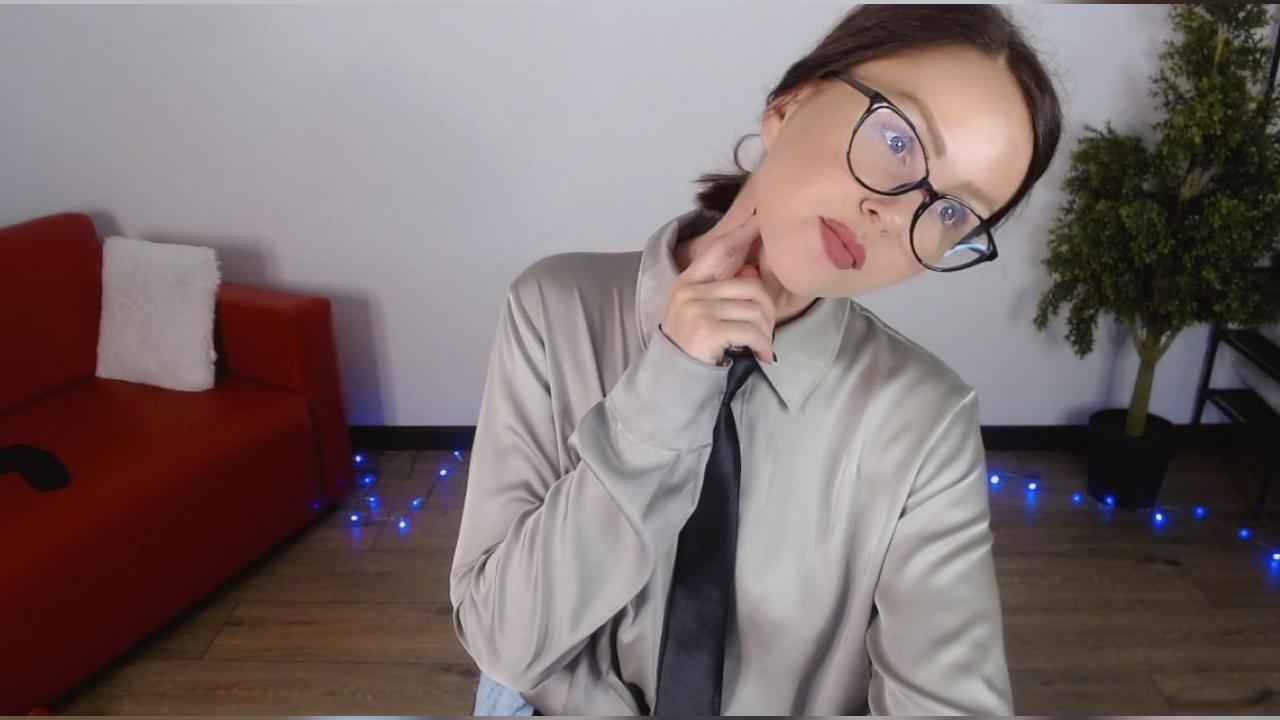 Webcam chat profile for VickyGold: Kissing