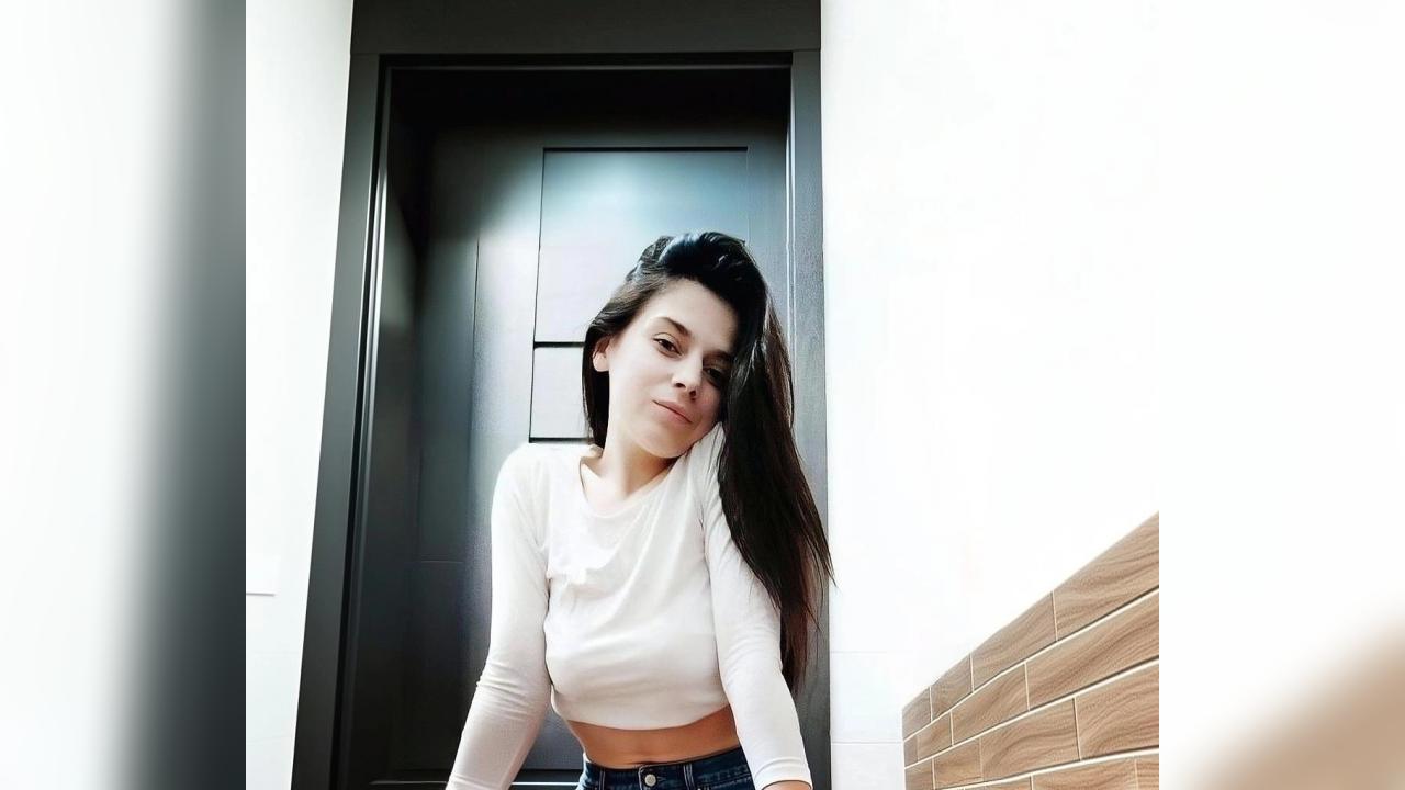 Webcam chat profile for Miralyn: Ask about my Hobbies