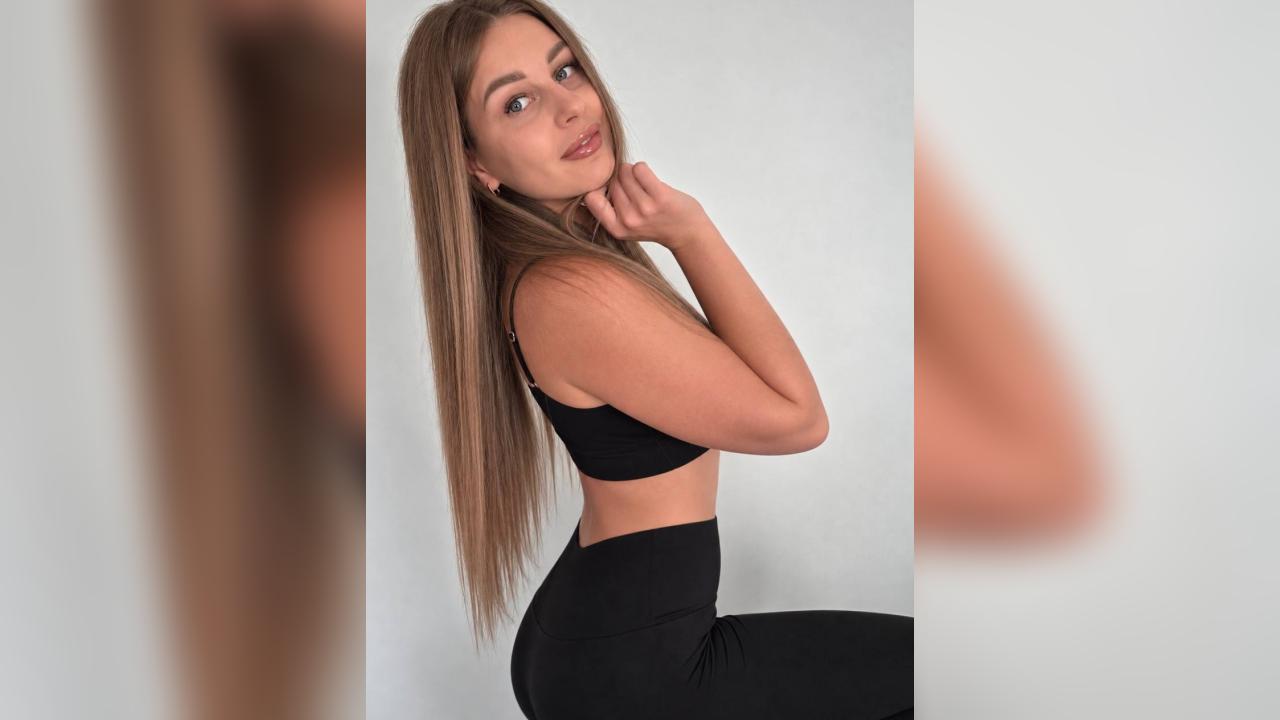 Webcam chat profile for YummyPeach: Outfits