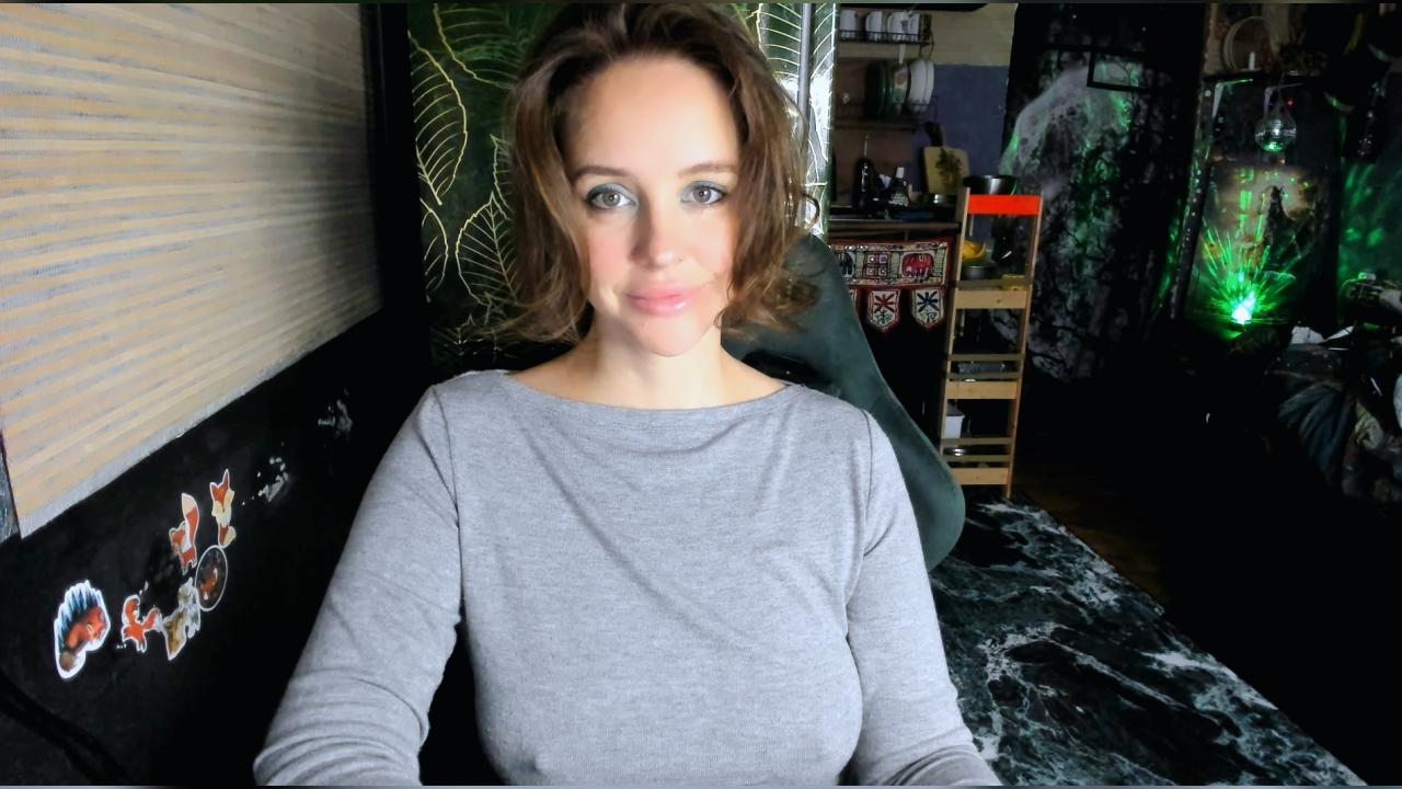 Webcam chat profile for LisaFoxy: Legs, feet & shoes