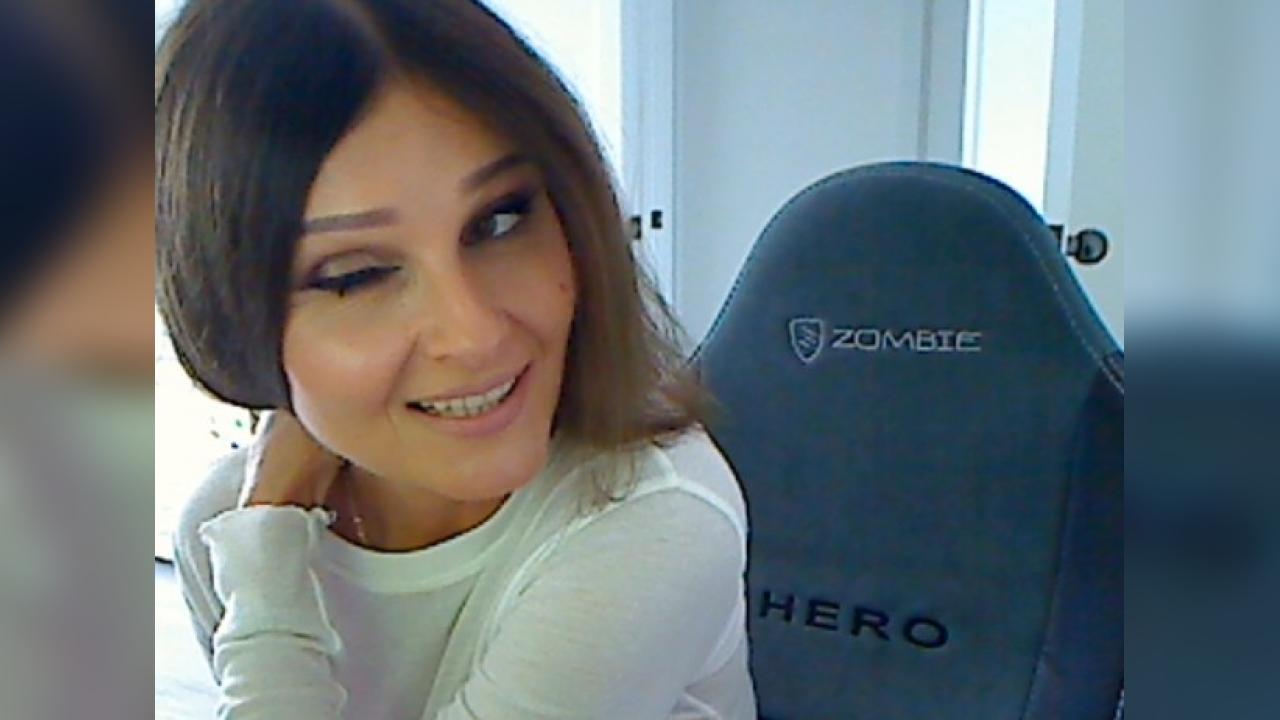 Webcam chat profile for xDeviletex: Humor