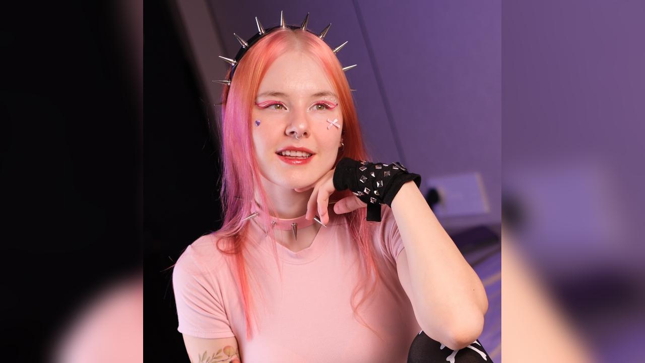 Webcam chat profile for Linaaaalai: Lingerie & stockings