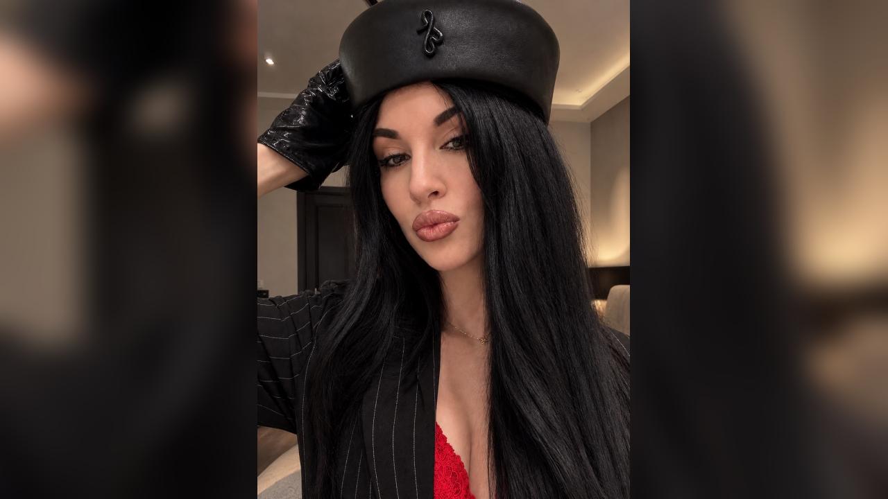 Webcam chat profile for AlisaSecrtAgent: Bondage & discipline
