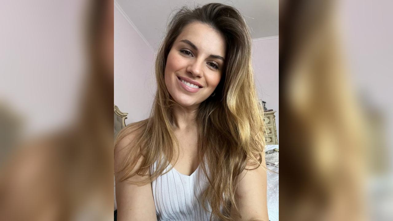Webcam chat profile for FlowersN: Cooking