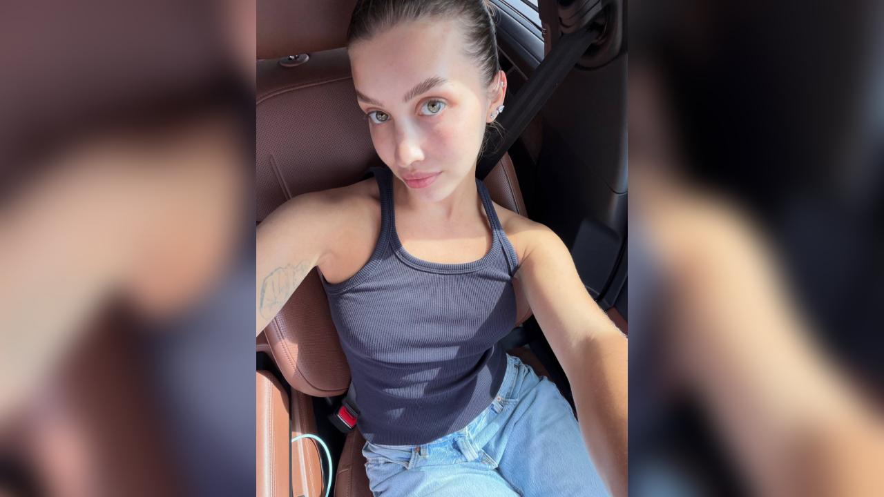 Webcam chat profile for Zella: Ask about my Hobbies
