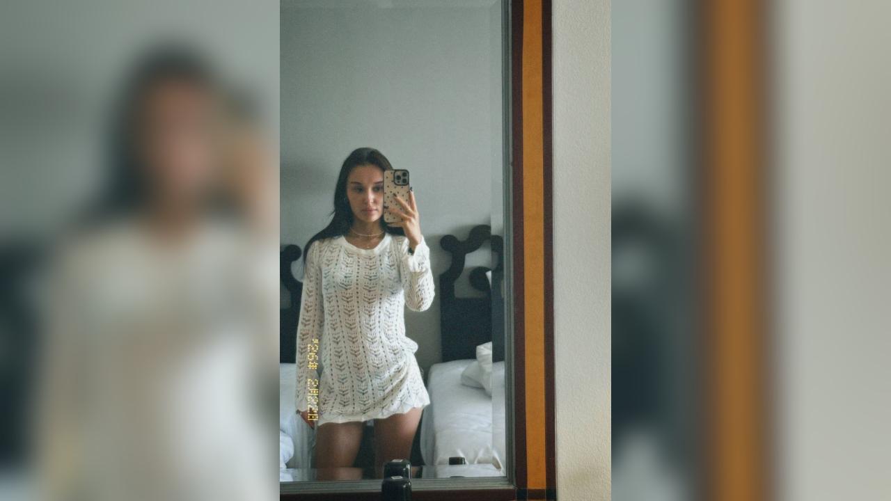 Webcam chat profile for Emiliaaa: Outfits