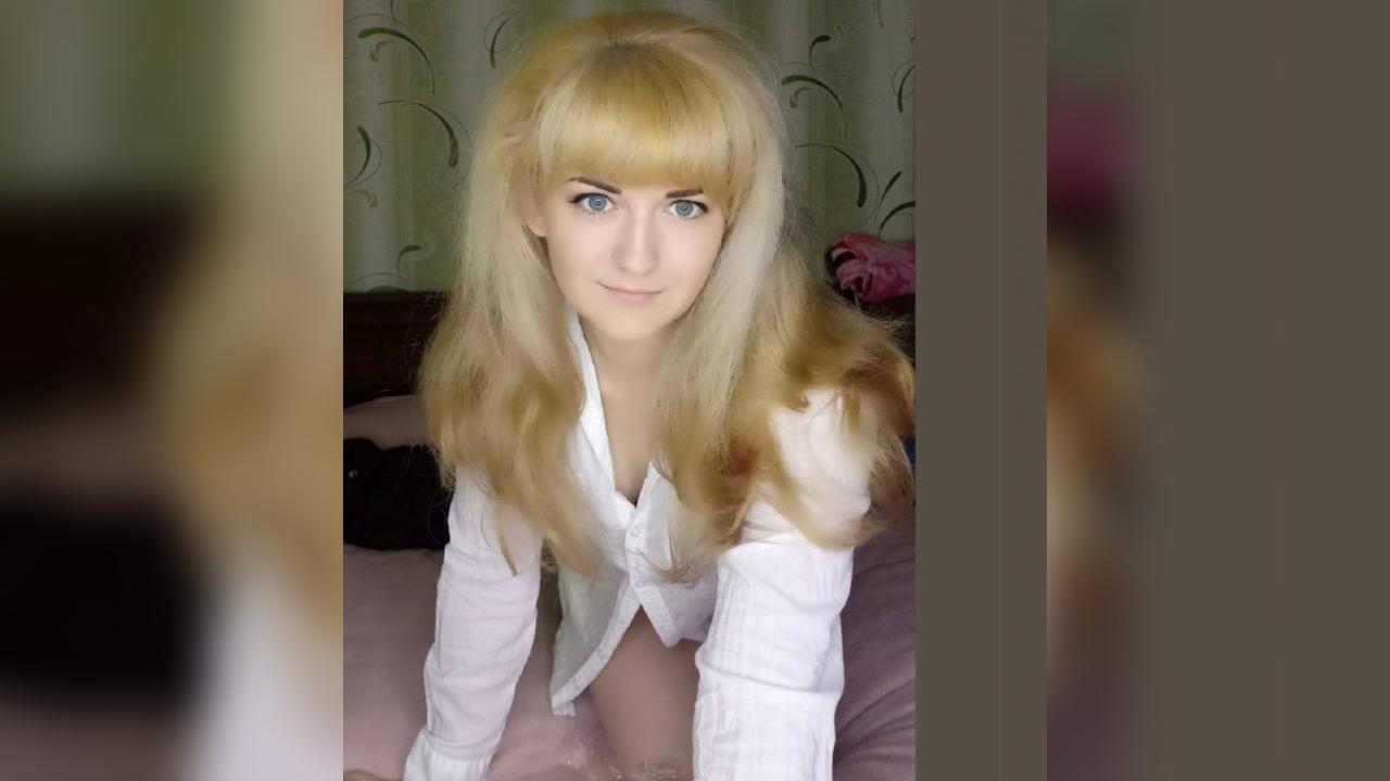 Webcam chat profile for BellaBee: Outfits