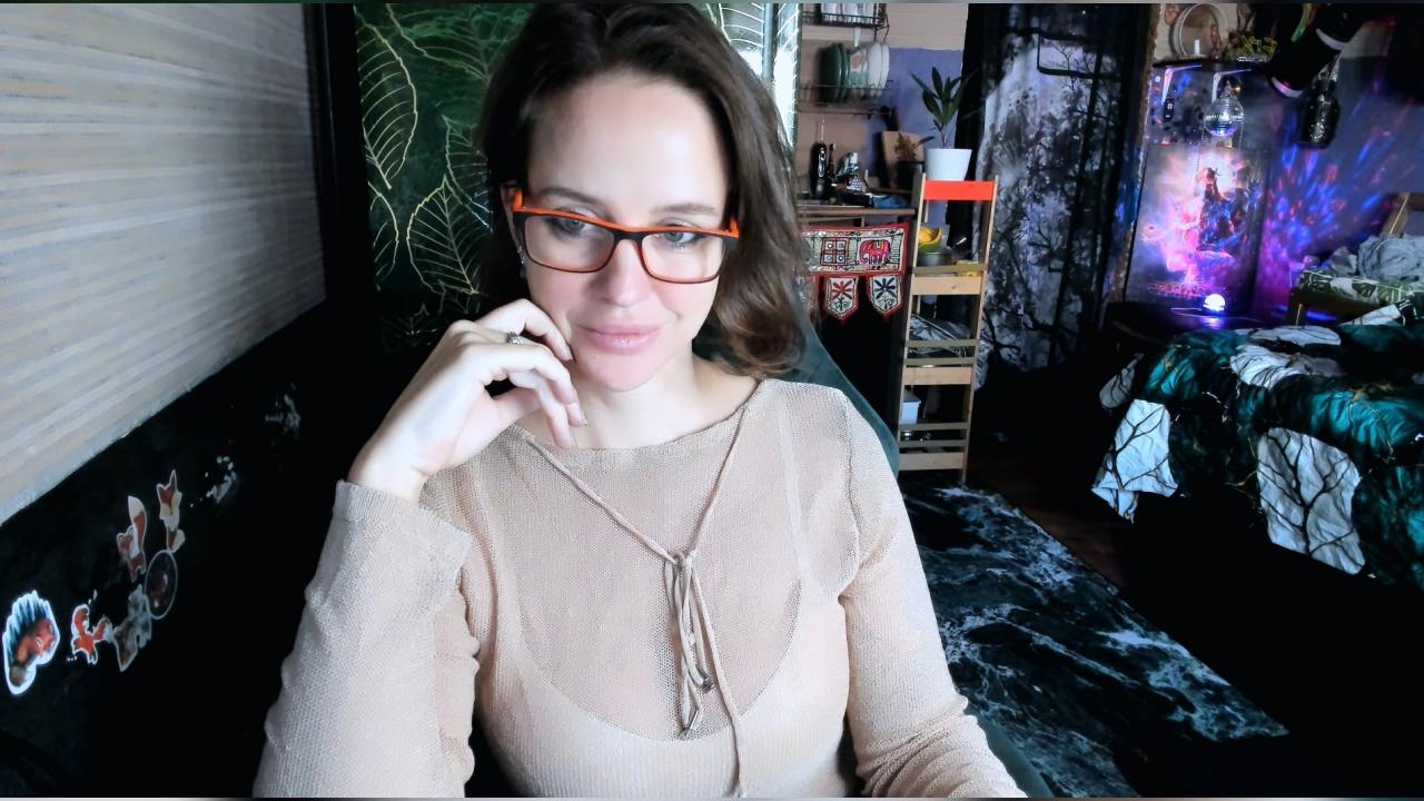 Webcam chat profile for LisaFoxy: Legs, feet & shoes