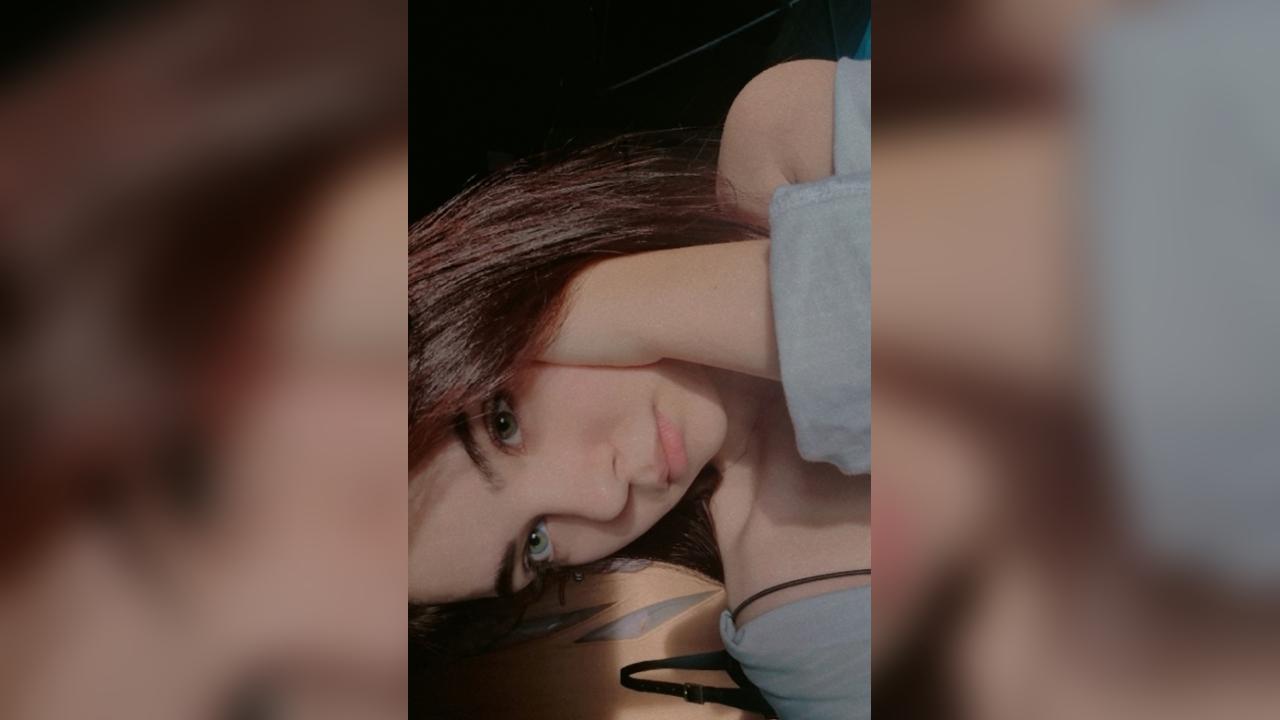 Webcam chat profile for HotQueen