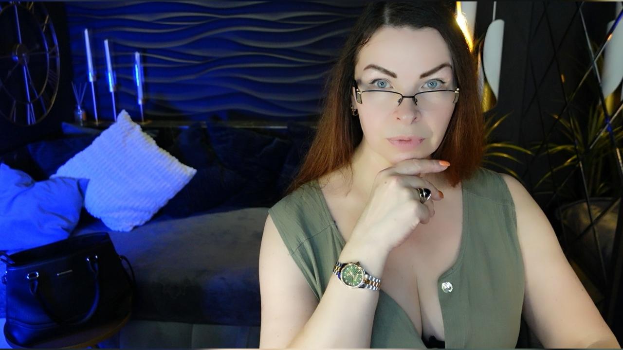 Webcam chat profile for MrsIngrid: Dominatrix