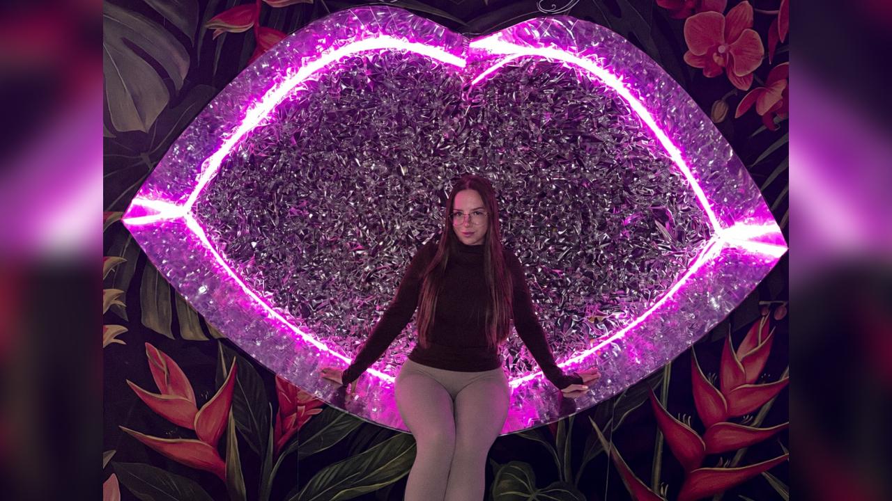 Webcam chat profile for YourBarbieLove: Leather