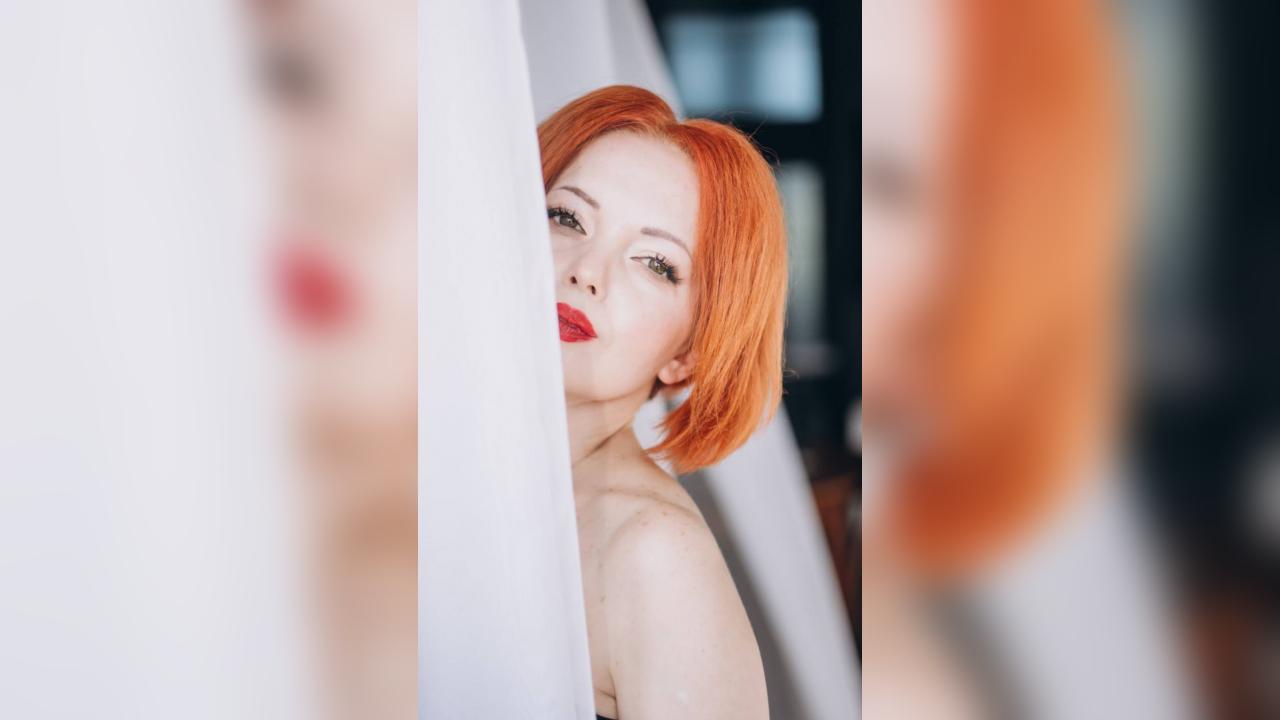 Webcam chat profile for TessaLux: Ask about my Hobbies