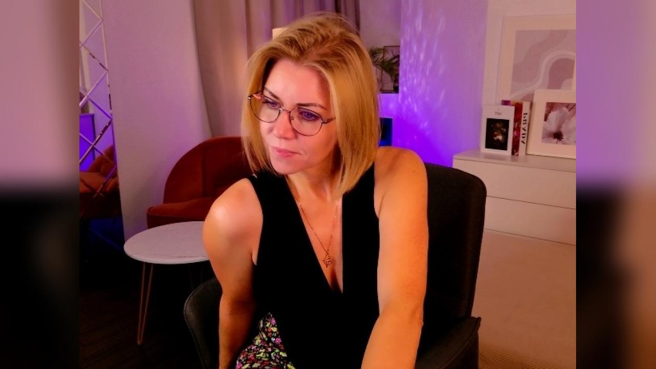 Webcam chat profile for AnnieLight: Legs, feet & shoes