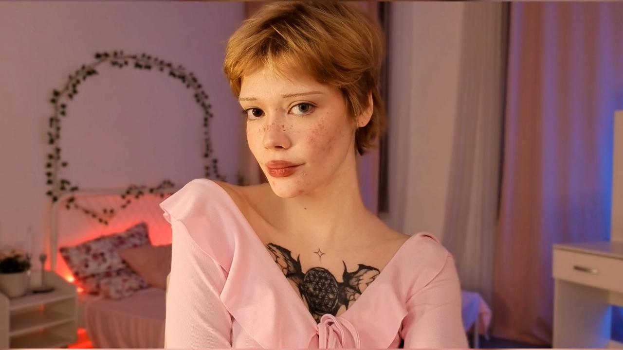 Webcam chat profile for SweetMell: Leather
