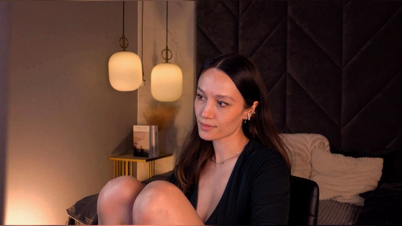 Webcam chat profile for AgnesGoddes: Legs, feet & shoes
