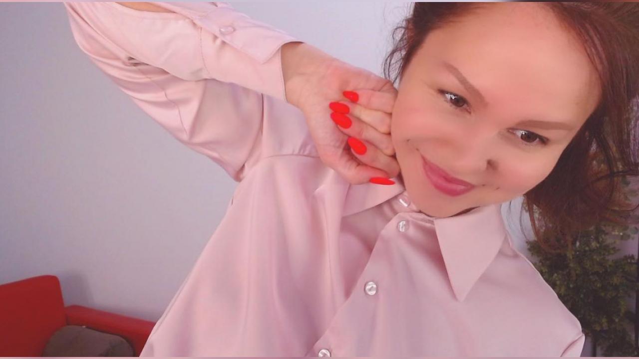 Webcam chat profile for VickyGold: Kissing