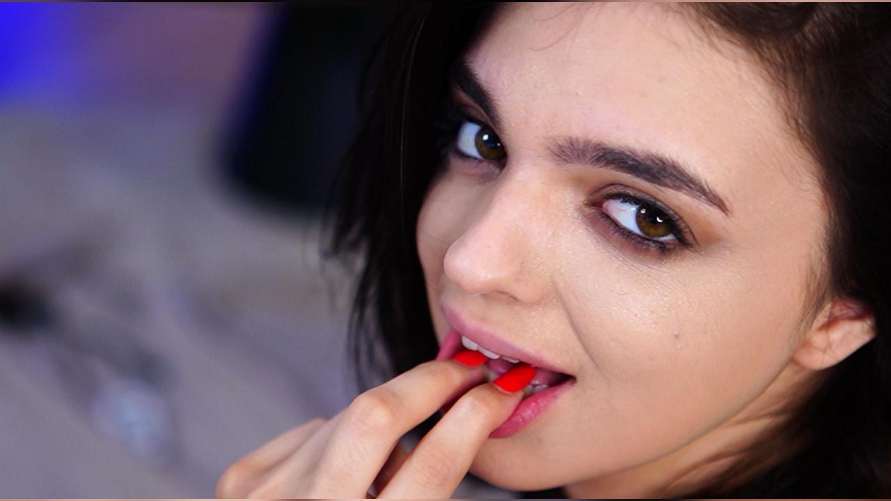 Webcam chat profile for NoctisBella: Kissing