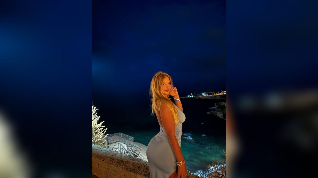 Webcam chat profile for Celesta: Ask about my Hobbies