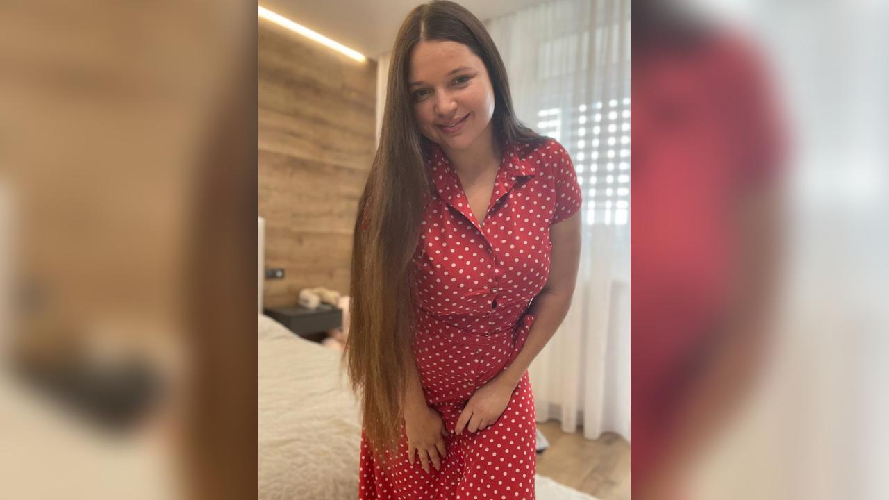 Webcam chat profile for NatiNova: Legs, feet & shoes