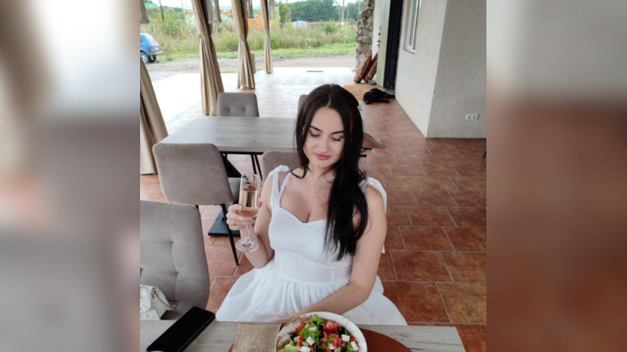 Webcam chat profile for Helleennaa: Outfits