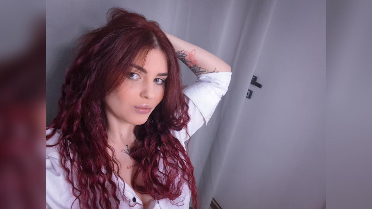 Webcam chat profile for RubyMerlotte: Kissing