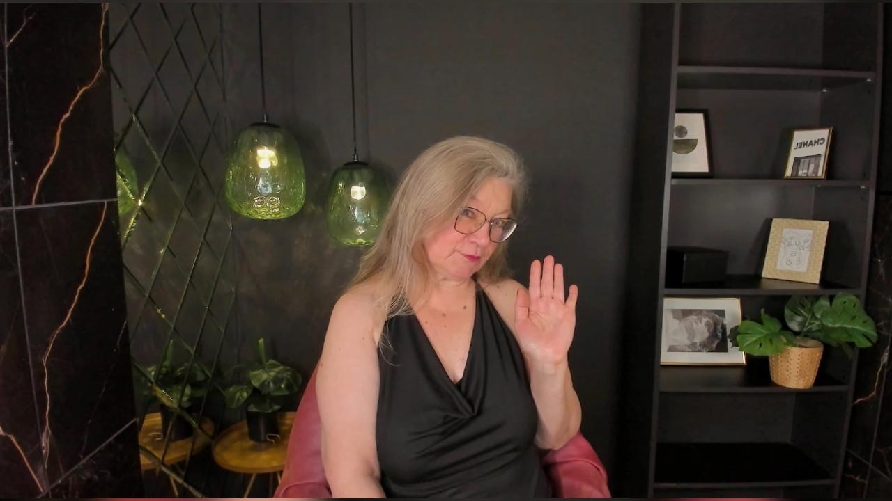 Webcam chat profile for NataliMellow: Kissing