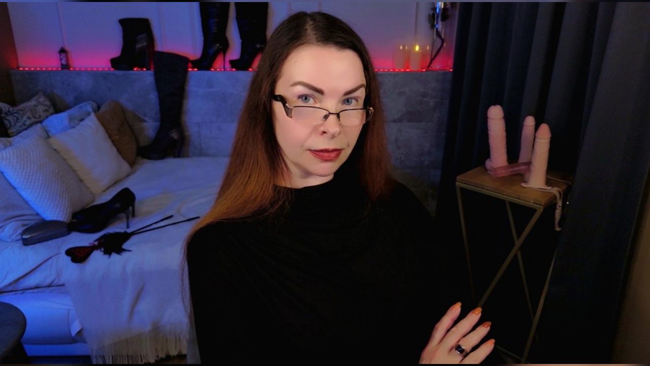 Webcam chat profile for MrsIngrid: Dominatrix