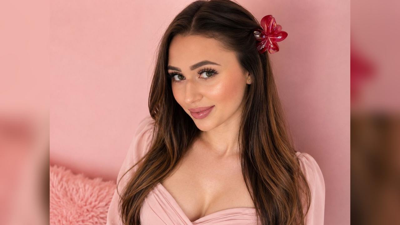 Webcam chat profile for OliviaAngel
