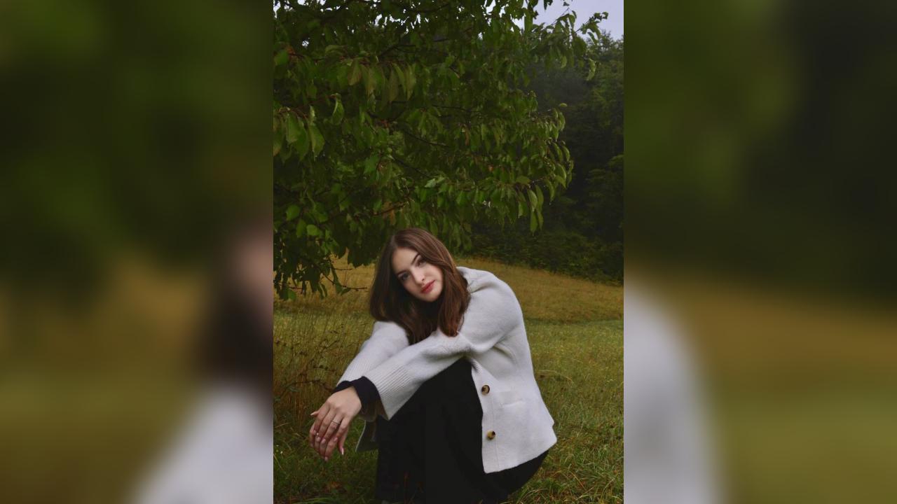 Webcam chat profile for EsAdel: Outfits