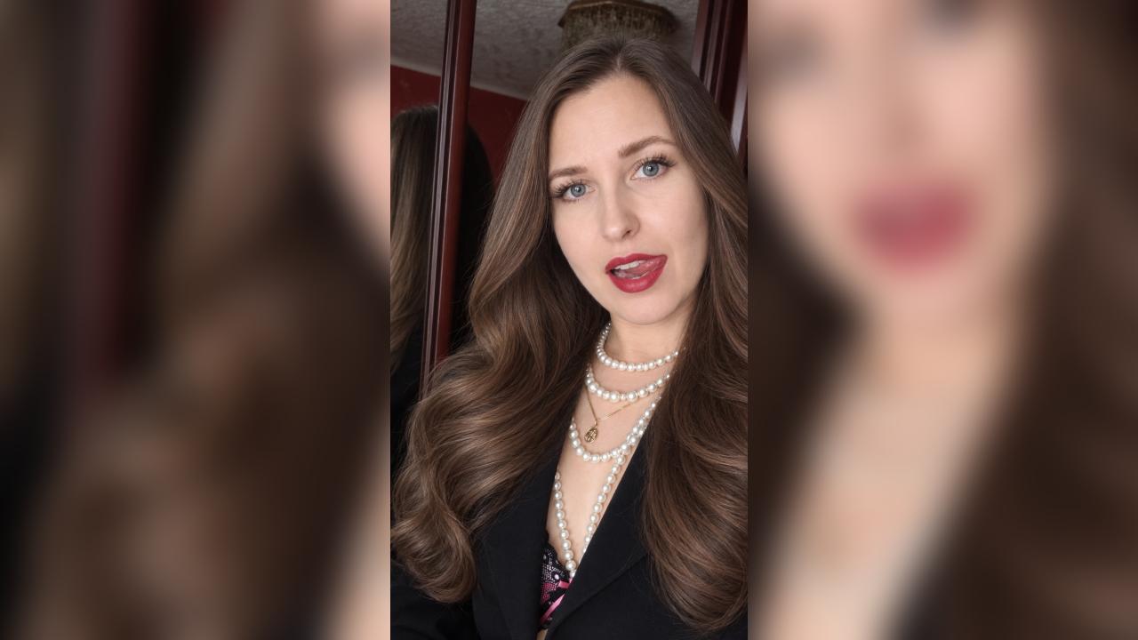 Webcam chat profile for FoxyDream