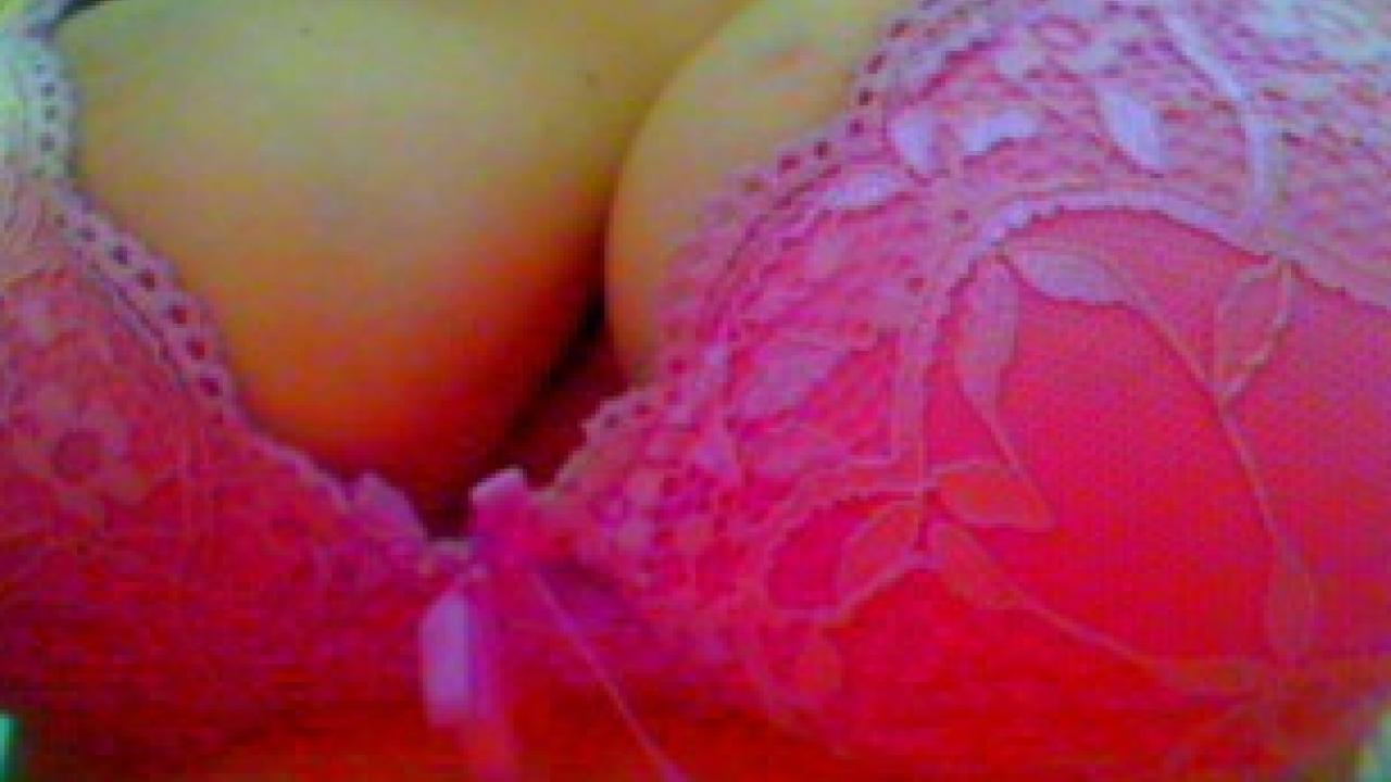 Webcam chat profile for Samanta18: Exhibition