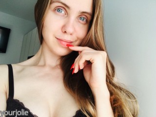 Webcam model yourjolie from CamContacts