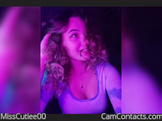 Webcam model MissCutiee00 from CamContacts