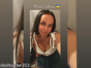 Webcam model AlisWonder353 from CamContacts