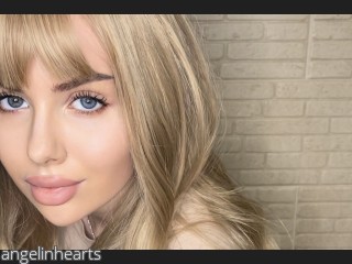 Webcam model angelinhearts from CamContacts