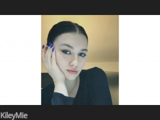 Webcam model KileyMie from CamContacts