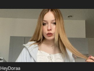 Webcam model HeyDoraa from CamContacts